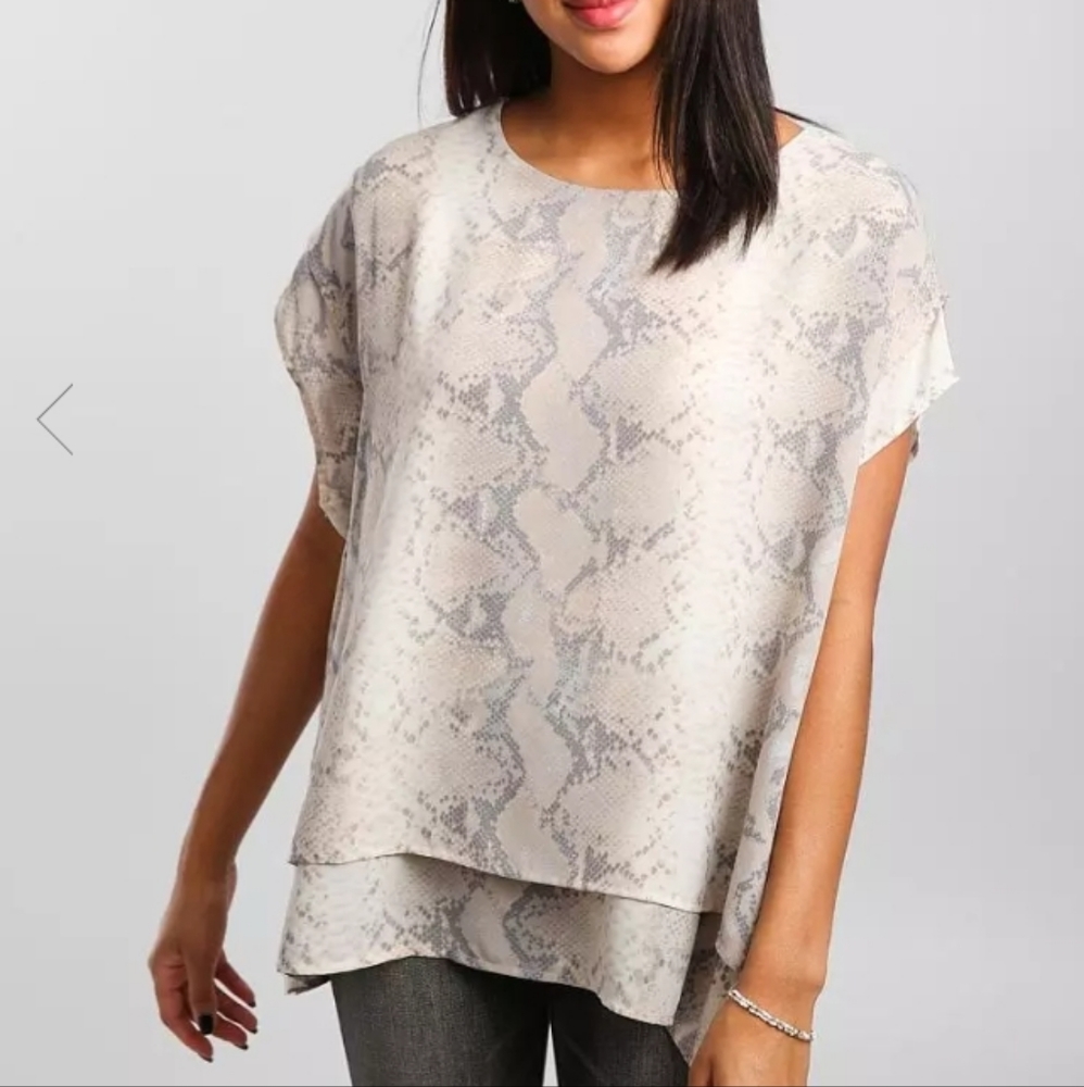 Snake print top  size Large